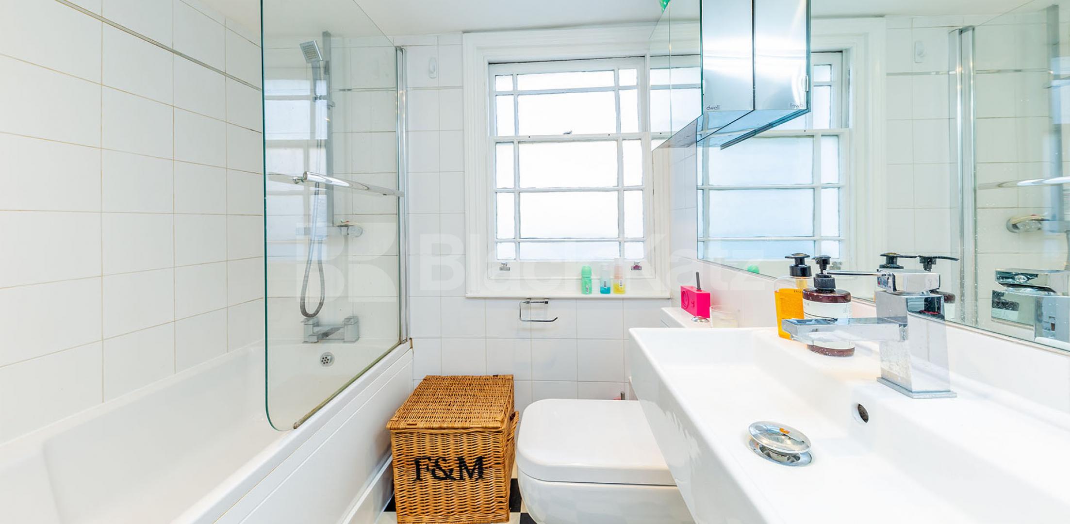 Spacious one bedroom set in period conversion Agar Grove, Camden Square